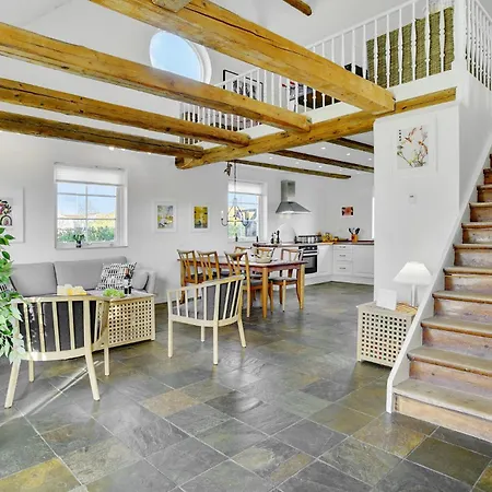 Сasa de vacaciones Gorgeous Home In Nysted With Wifi *